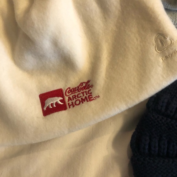 Lots of baseball caps - Picture 3 of 5